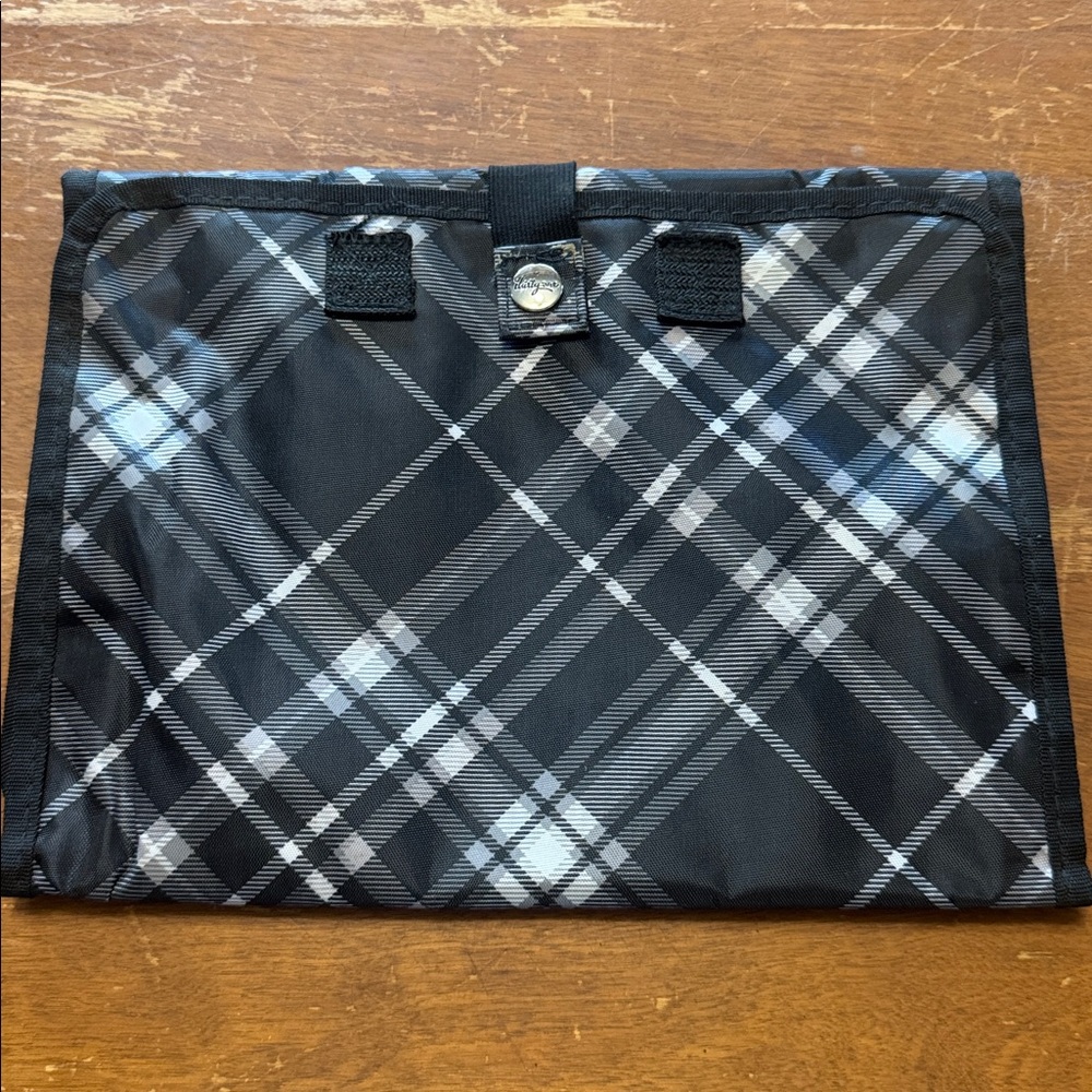 Thirty One Bag Timeless Travel Cosmetic Fold Up Organizer Go Black Plaid